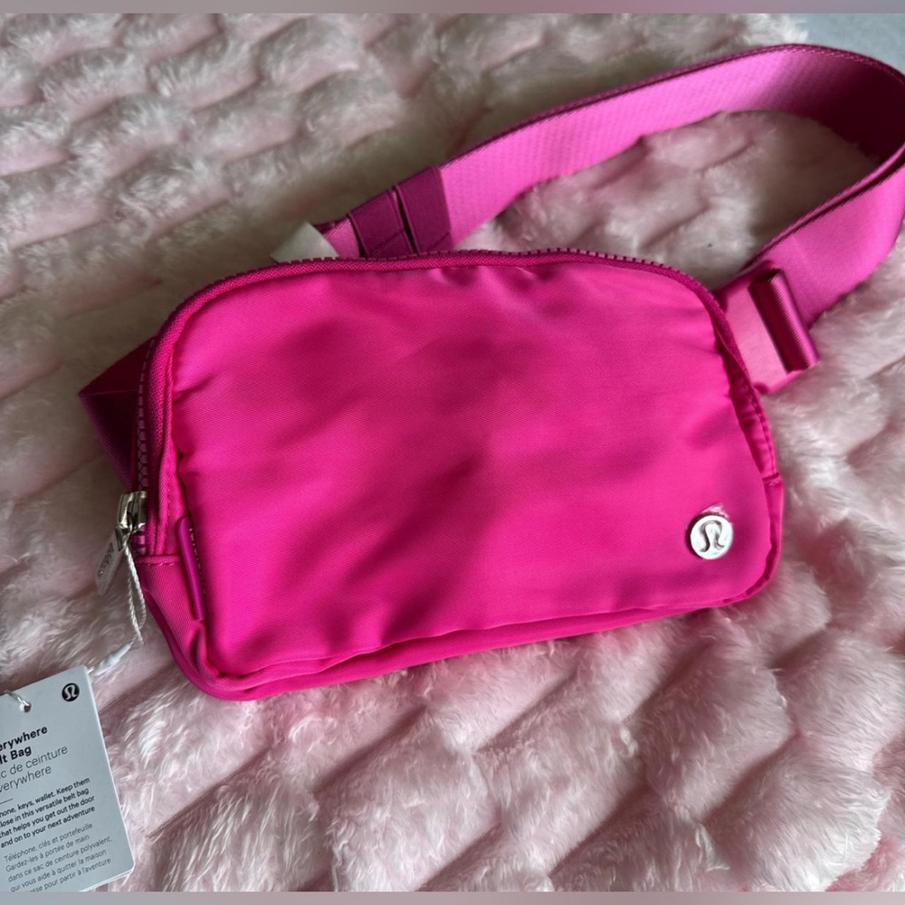 Lululemon pink belt bag NWT